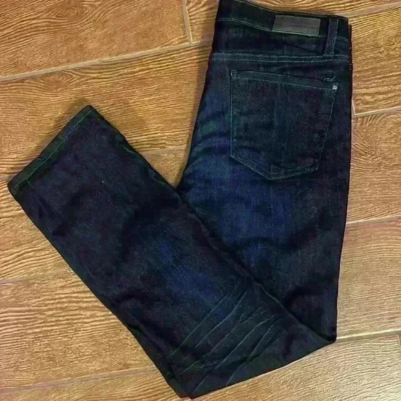 DKNY JEANS Size 8, straight legged stretch Jeans. dark finish see measurements - Picture 1 of 8